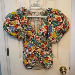 Olivaceous Runched Puff Sleeve V-Neck Top